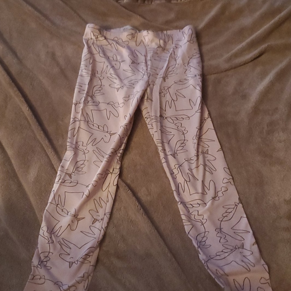 Cute light pink leggings with unicorns